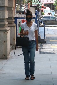      hol150720BZNimage101.jpg