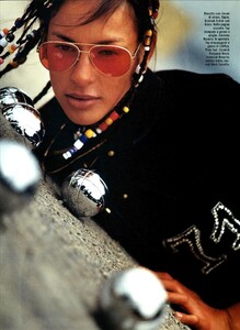 ARCHIVIO - Vogue Italia (May 2003) - Suggestions - 003.jpg