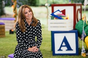 30710434-8517911-The_Duchess_spoke_to_the_families_about_the_ways_in_which_they_h-a-5_1594679048088.jpg