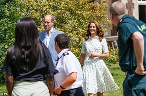 31115384-0-Kate_and_Prince_William_appeared_in_high_spirits_as_they_met_wit-a-84_1595534339682.jpg