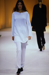 422609504_salvatore-ferragamo-ss-1994(5).thumb.jpg.d5edc940b53d9c7c4bc7f59dc2d585a7.jpg