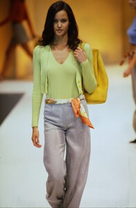 437396456_salvatore-ferragamo-ss-1994(4).thumb.jpg.4af94d39f2f1e502e1d4c064340e1a74.jpg