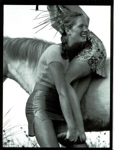 ARCHIVIO - Vogue Italia (May 2000) - Joie de Vivre! - 001.jpg