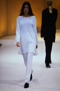 543561137_salvatore-ferragamo-ss-1994(6).thumb.jpg.ab14124eaa9bf0c0ae60953854bfd6fb.jpg