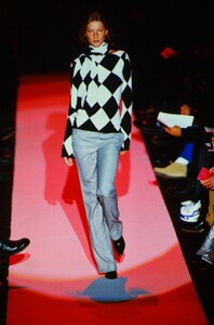 549534161_tommy-hilfiger-fw-2000(2).thumb.jpg.930dc7b0b6118a90ee69885e35a517bf.jpg