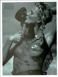 ARCHIVIO - Vogue Italia (May 2000) - Joie de Vivre! - 008.jpg