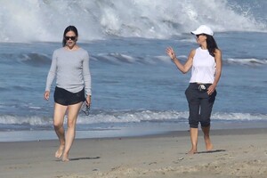      jen150720BZNimage118.jpg