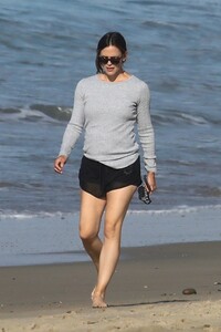      jen150720BZNimage107.jpg