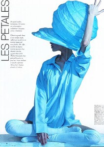 625311706_marieclairebisSeptember1994LesPetalesChristianMoser1.thumb.jpg.f338ad67ef08c46864fb918cb49efe9f.jpg