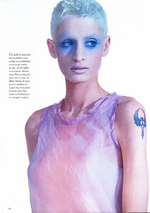 646392021_marieclairebisSeptember1994LesPetalesChristianMoser3.thumb.jpg.1648777d8b5008cb4dfc909cd96c44e2.jpg