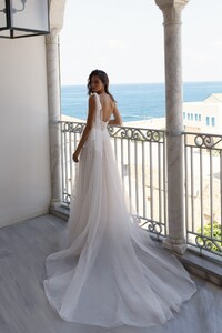 709-bella-back.jpg