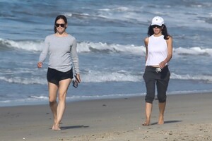      jen150720BZNimage115.jpg