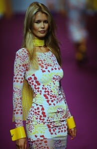 78323566_claudia-karl-lagerfeld-ss-1995(6).thumb.jpg.523b253b84a40be7cac54ed54e8a624a.jpg