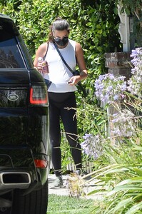       lea170720BZN image3.jpg