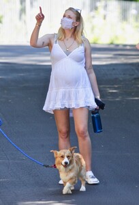       liz040720BZNimage120.jpg