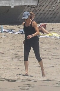      jen130720BZNimage103.jpg