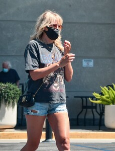      mal120720BZNimage102.jpg