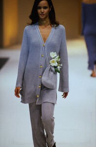 939437995_salvatore-ferragamo-ss-1994(9).thumb.jpg.fe353778ad82a325a41ea143cc77c565.jpg