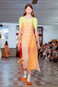Acne-Studios-Ready-to-Wear-SS18-Paris-0346-1530447778.thumb.jpg.61313c12f646b385782a2f8a7dbf3dde.jpg
