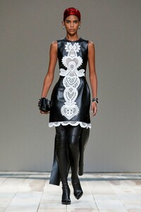 Alexander-McQueen-RTW-FW20-Paris-2722-1583181535.thumb.jpg.c628dcb98a4c5521f072ffd8dc54cc22.jpg