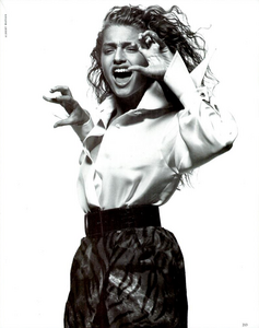 Animal_Watson_Vogue_Italia_July_August_1989_06.thumb.png.2395d501fb56edda839ecd58cf58752c.png