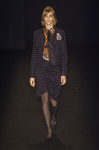 Anna-Sui-Fall-2001-016-Hannelore-Knuts.thumb.jpg.2af507ca08164c609906d7ba50a827f8.jpg