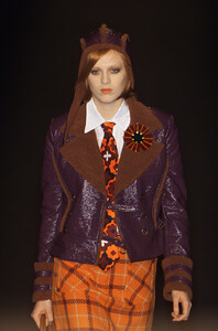 Anna-Sui-Fall-2001-030-Karen-Elson.thumb.jpg.28bdf2f9ce9a9ac85f37e058fa305dbf.jpg