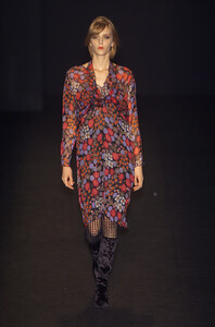 Anna-Sui-Fall-2001-078-Hannelore-Knuts.thumb.jpg.fa0a406a9b729a63a67dc3cc55da9d7a.jpg