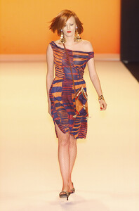 Anna-Sui-Spring-2001-045-Karen-Elson.thumb.jpg.508a8680bcadef26b56905ee5bf64c1a.jpg