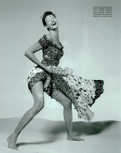 Avedon_Vogue_Italia_January_1993_05.thumb.png.3f1c2b3bde5cd8a876c29056c4510715.png