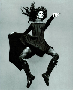 Avedon_Vogue_Italia_July_1993_06.thumb.png.24b2edce9c99282a2161cf0b4cb2f166.png