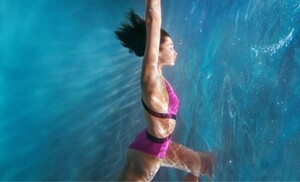 Bella-Hadid-Hot-Body-10.jpg