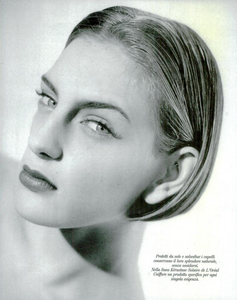 Capelli_Hiett_Vogue_Italia_July_August_1989_02.thumb.png.3390bcb43ffcd2126ea4362edf28cb8c.png