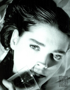 Capelli_Hiett_Vogue_Italia_July_August_1989_04.thumb.png.1bceffcc58f2b9866cf173603123e1ef.png