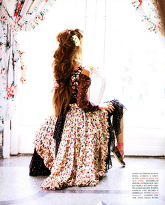 Chin_Vogue_Italia_April_1993_02.thumb.png.0c682dc09dac61cb1b10a4caea76cab7.png