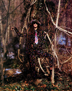 Chin_Vogue_Italia_April_1993_07.thumb.png.617c6c7740e9db0f28810f7d0565783b.png
