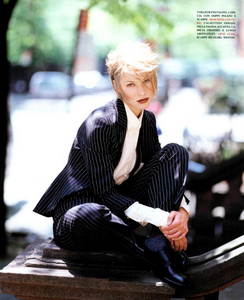 Chin_Vogue_Italia_July_1993_11.thumb.png.db684b84c28db2dadfe8eb524801aeab.png