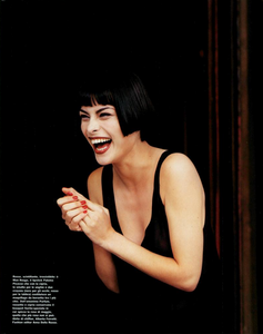 Chin_Vogue_Italia_November_1993_02.thumb.png.6f732bf6c6f30623c1cb16af6c2ab75f.png