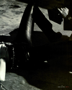 Comte_Vogue_Italia_April_1993_06.thumb.png.d1a64db54970e2f49b595e95b82a36ea.png