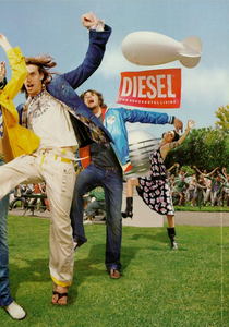 Constaine_Diesel_Spring_Summer_2005_04.thumb.png.f7c98139ec99eb19b6ea2a2edc43e66e.png