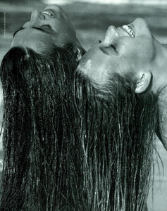 Demarchelier_Vogue_Italia_July_August_1989_08.thumb.png.67a7a99c6a5ecfe54eab9912170c5a43.png