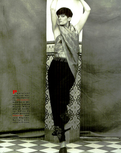 Diario_Watson_Vogue_Italia_July_August_1989_12.thumb.png.8aa543d89146e93bab17fc48662f1014.png