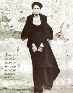 Diario_Watson_Vogue_Italia_July_August_1989_16.thumb.png.0db1906c826b3481300509671d7ad07b.png