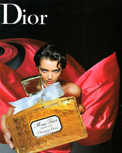 Dior_Miss_Dior_1993_02.thumb.png.299563c1d00efb02597a20fa4ed2127c.png