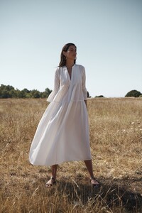 EVARAE_Livy_Pleated_Silk_Cotton_Dress_Soft_White_SS20-2.thumb.jpg.a4189f54e7537f1cee30c95ca3b67620.jpg