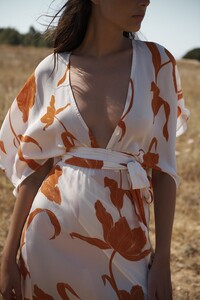 EVARAE_Modica_Silk_Wrap_Dress_Flower_of_Joy_Apricot_Summer_2020-1.thumb.jpg.4e03d7bdc65c8af3bbee33bbd9cbdb35.jpg