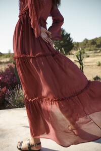 EVARAE_Talia_Maxi_Dress_Silk_Geo_Berry_Summer_2020-1.thumb.jpg.1b69d4cc70a96bb20a4fccdb85f61140.jpg