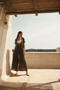 EVARAE_Yani_Kimono_Dress_Aprilla_Trousers_in_Diamond_Dot_Sage_SS20.thumb.jpg.3349a14b2aa9de481d655865f9c44f19.jpg