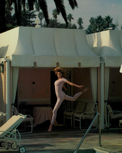Elgort_Vogue_Italia_April_1992_01.thumb.png.1cb59f02578e0fb542193d414e68df85.png