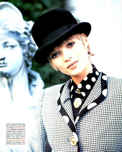 Elgort_Vogue_Italia_November_1992_12.thumb.png.b56937a894eb948d4d3926f04c6eea6c.png